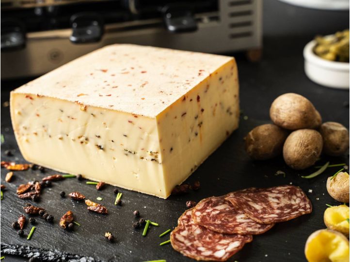 Schweizer Raclettekäse | SWISS CHILI | Viertel Laib (eckig) | 1,4 kg