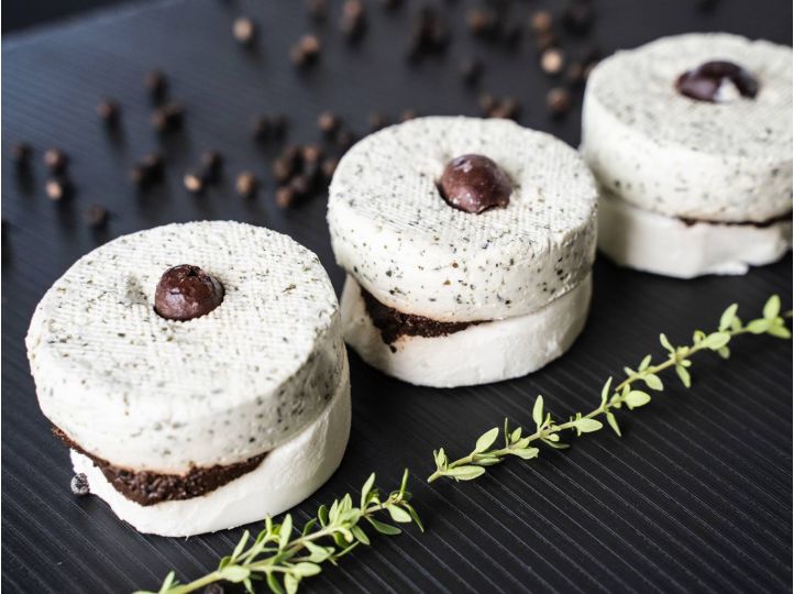 Provencal Ziegenkäse Tapenade Ziegentaler Frankreich Ziegenfrischkäse