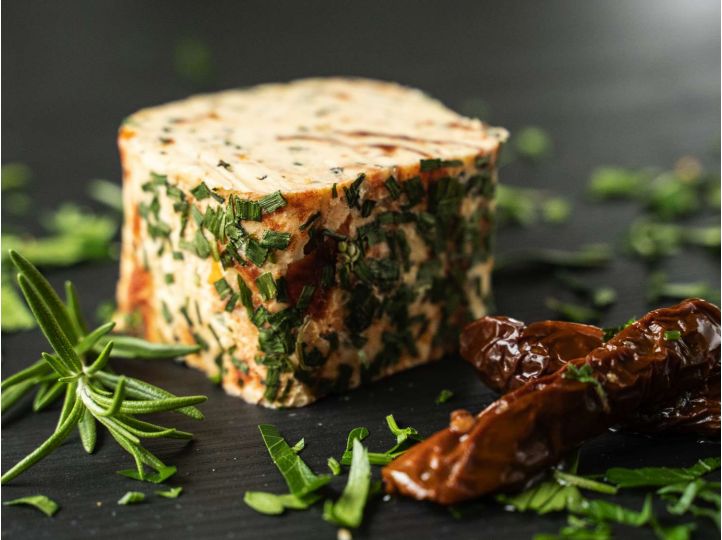 Tomatenbutter mit italienischen Kräutern - Kräuterbutter mit Tomate