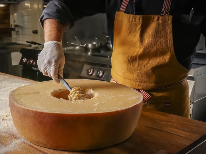 Formaggio di Grana | HALBER Laib Käse | Pastaschüssel / Pastaschale | 16kg