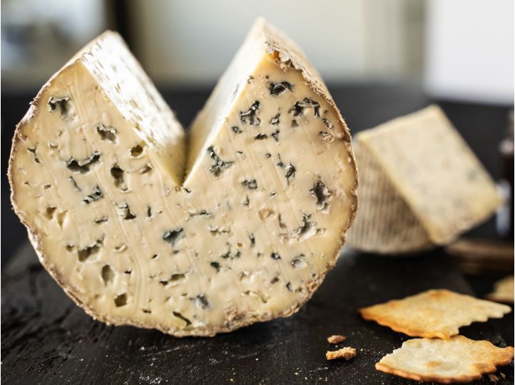 Fourme d'Ambert AOC (1100g 1/2 Laib)
