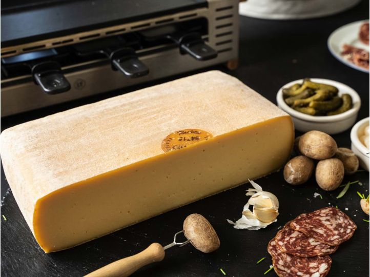 Schweizer Raclettekäse | SWISS KNOBLAUCH | 1/2 Laib eckig | 2,8 kg