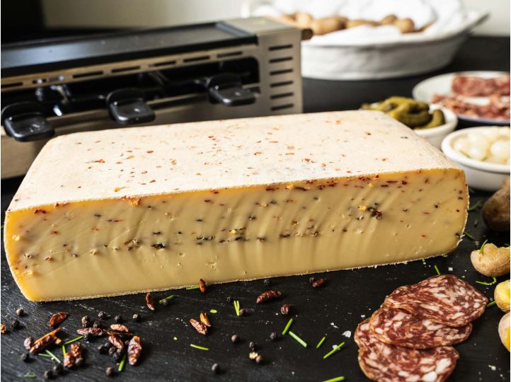 Schweizer Raclettekäse | SWISS CHILI | Halber Laib (eckig) | 2,8 kg