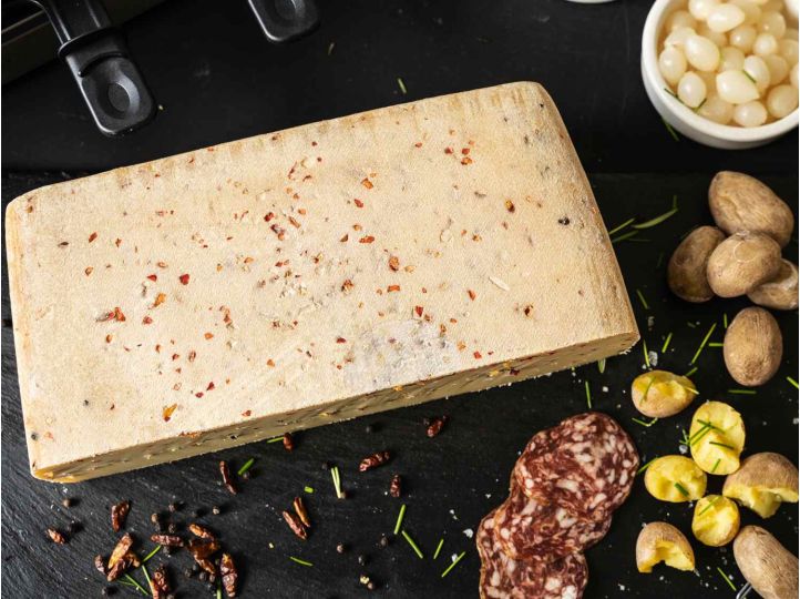 Schweizer Raclettekäse | SWISS CHILI | Ganzer Laib (eckig) | 5,6 kg
